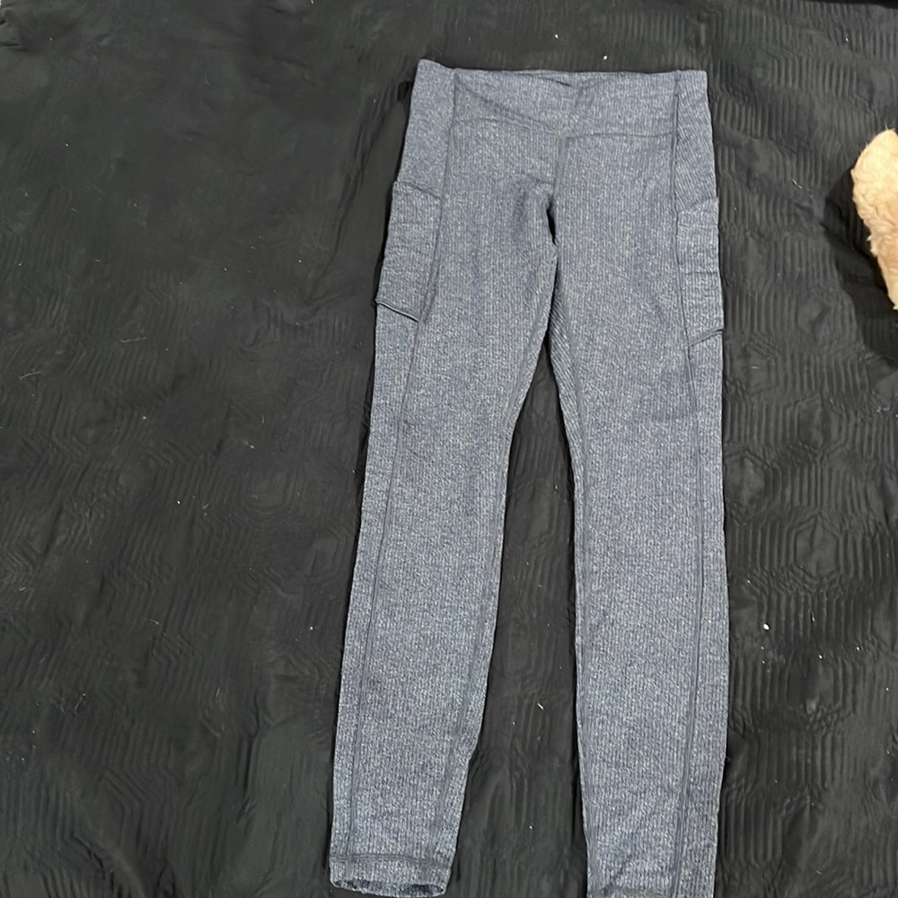 Lululemon Women’s leggings speed up tight 28” size 6.